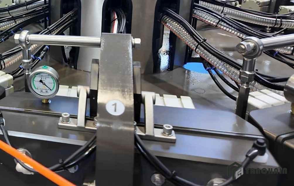 Carbon Fiber in Food and Beverage Processing: Cleaner, Lighter, Longer-Lasting Equipment Carbon Fiber in Food and Beverage Processing: Cleaner, Lighter, Longer-Lasting Equipment